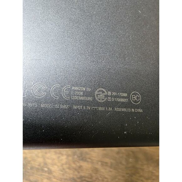 Amazon Kindle Fire HD 10 (7th Gen.) (SL056ZE) 32GB (Wi-Fi) 10.1" Tablet - N563 - Picture 8 of 10